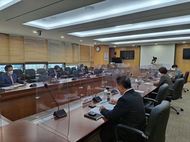 ▲ 홍준표 국민의힘 대구시장 후보는 26일 2014년 대구혁신도시로 본사를 이전한 한국산업단지공단을 방문해 현장 소통행보를 펼쳤다.ⓒ홍준표 후보 사무소