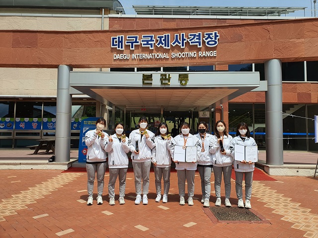 ▲ 울진군청 사격실업팀 선수단이 지난 26일 대구국제사격장에서 열린 ‘제5회 대구광역시장배 전국사격대회’에서 한국 신기록을 경신했다.ⓒ울진군