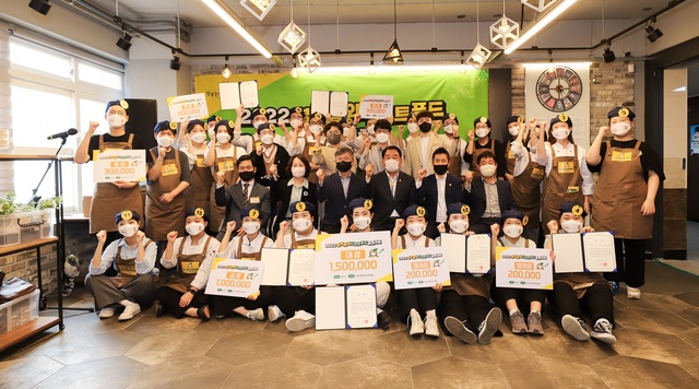 ▲ 성주군은 지난 4월 30일 제7회 성주참외페스티벌의 특별프로그램인 ‘2022 성주참외 디저트푸드 경연대회’를 성공적으로 개최했다.ⓒ성주군