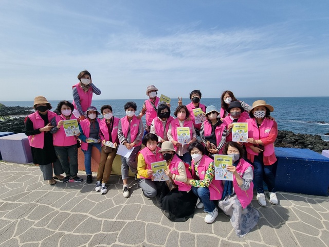 ▲ 경북농협(본부장 금동명)이 육성하는 (사)고향주부모임 경북도지회(회장 강정미)는 지난 25일부터 2박 3일 동안 제주농협수련원에서 2분기 이사회 및 워크숍을 실시했다.ⓒ경북농협