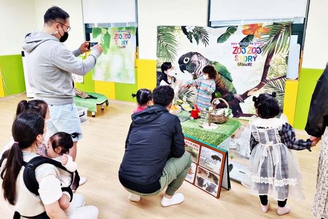 ▲ 영천시장난감도서관(관장 구홍우)은 3일 ‘어린이날 100주년’을 맞아 코로나19로 중단됐던 자유놀이실을 운영 재개하고 5월 한 달간 다채로운 이벤트를 진행한다.ⓒ영천시