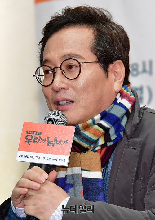 ▲ '맛 칼럼니스트' 황교익 씨. 황씨는 4일 자신의 페이스북에 '한동훈 후보자의 딸이 대입에 이용한 스펙에 아빠찬스가 있었다는 의혹'을 거론했지만, 한 후보자 딸은 고2 학생에 불과해 황씨의 지적이 타당하지 않다는 비판이 나온다. ⓒ뉴데일리DB