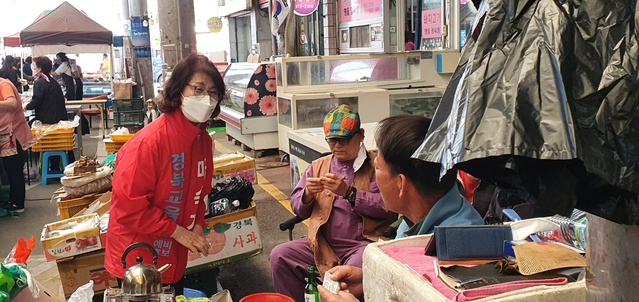 ▲ 마숙자 경북교육감 예비후보는 9일 지역상인연합회에 연계한 경제교육을 실시하겠다는 정책을 발표했다.ⓒ마숙자 예비후보 사무소
