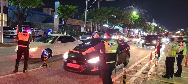 ▲ 청주상당경찰서는 지난 13일 관계기관과 합동으로 음주단속 등을 벌여 성과를 거뒀다.ⓒ충북 청주상당경찰서