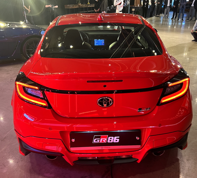▲ 16일 공개된 토요타의 정통 스포츠카 'GR86'의 후면부 모습. ⓒ김재홍 기자
