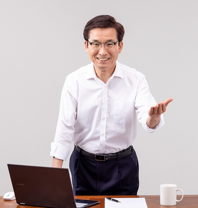 ▲ 윤건영 충북도교육감 후보.ⓒ윤건영 후보 선거 캠프