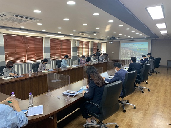 ▲ 부산 감만부두 해양오염퇴적물 정화사업 실시설계 및 부산 북항 해양오염퇴적물 정화사업 해양환경모니터링 용역 착수보고회.ⓒ해양환경공단