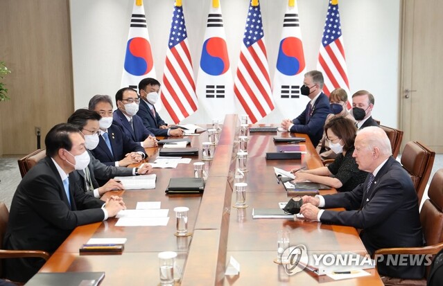 ▲ 윤석열 대통령과 조 바이든 미국 대통령이 21일 오후 용산 대통령실 청사에서 확대 정상회담을 하고 있다.ⓒ연합뉴스