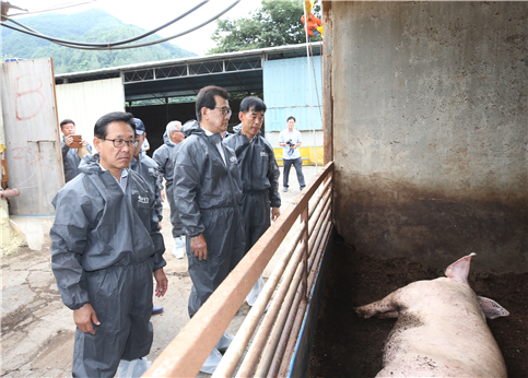 ▲ 이차영 괴산군수 후보가 24일 ‘괴산형 축산 진흥 4대 정책’을 발표했다.ⓒ이차영 후보 캠프