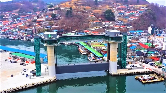 ▲ 삼척항 지진해일 침수방지시설. ⓒ동부건설