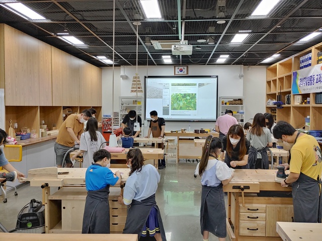 ▲ 경북교육청은 경북형 메이커교육 추진을 위해 총사업비 24억3000만 원을 투입해 메이커교육 운영학교 62교, 메이커교사연구회 11팀, 메이커교육관 1관, 메이커교육센터 2센터를 운영한다고 밝혔다.ⓒ경북교육청