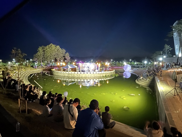 경북문화관광공사는 지난 28일 600여명의 안동시민 및 관광객들의 참여 속에 안동호반 달빛야행을 성황리에 개최했다.ⓒ경북관광공사