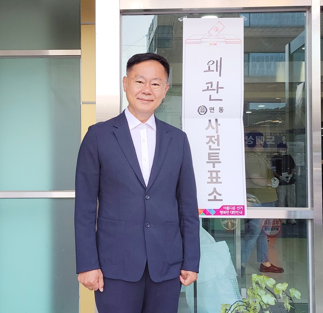 ▲ 국민의힘 김재욱 칠곡군수 후보는 “한표 한표로 칠곡이 바뀐다”며 6.1 지방선거 투표 참여를 독려해 눈길을 끌었다.ⓒ김재욱 후보 사무소