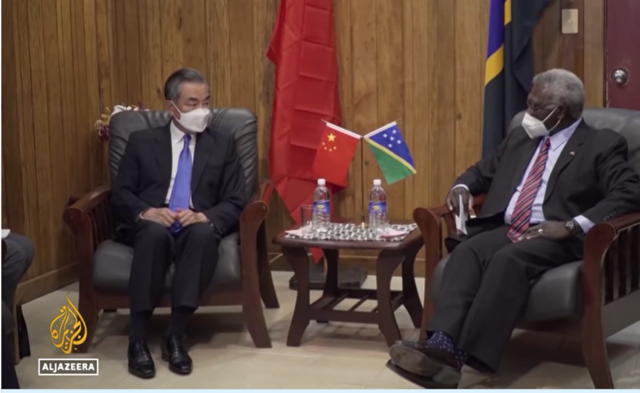 ▲ 왕이 중국외교부장과 솔로몬제도과 안보협정을 체결했다ⓒ알자지라 방송 캡처