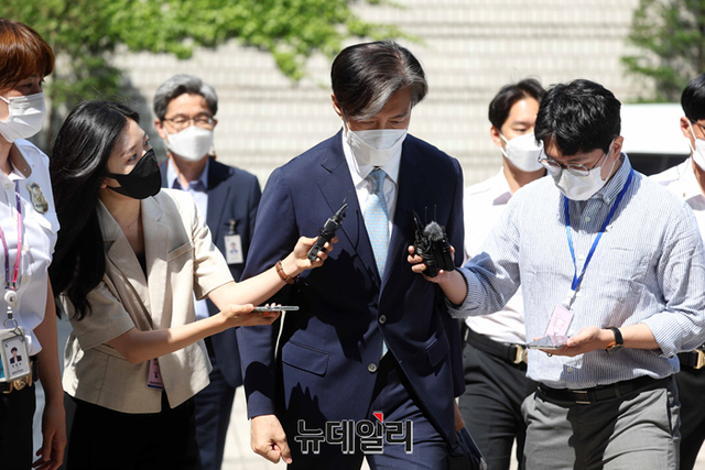 ▲ 조국 전 법무부 장관이 법정으로 향하는 모습. ⓒ정상윤 기자