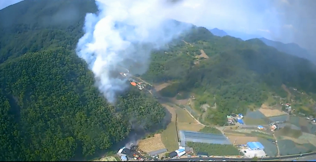 ▲ 충북 제천시 덕산면 성암리 산불 현장.ⓒ산림청