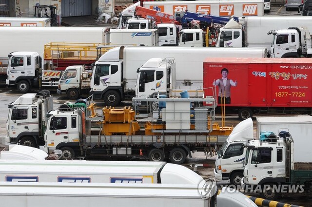 ▲ 주차된 화물차량들.ⓒ연합뉴스