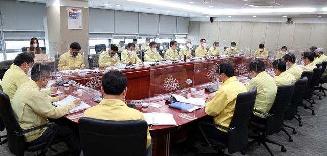 ▲ 양승조 충남도지사가 7일 오전 도청에서 실국원장회의를 주재하고 있다.ⓒ충남도