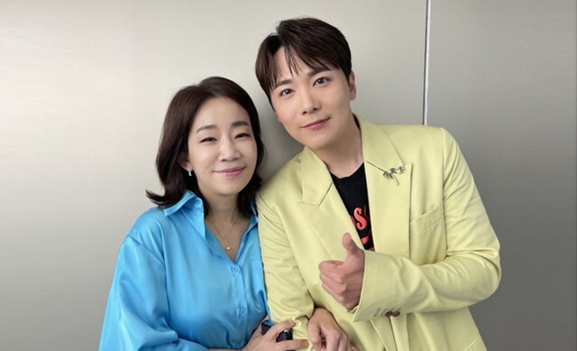 ▲ 뮤지컬 '마타하리'의 주역 김문정 음악감독과 이홍기.ⓒEMK뮤지컬컴퍼니