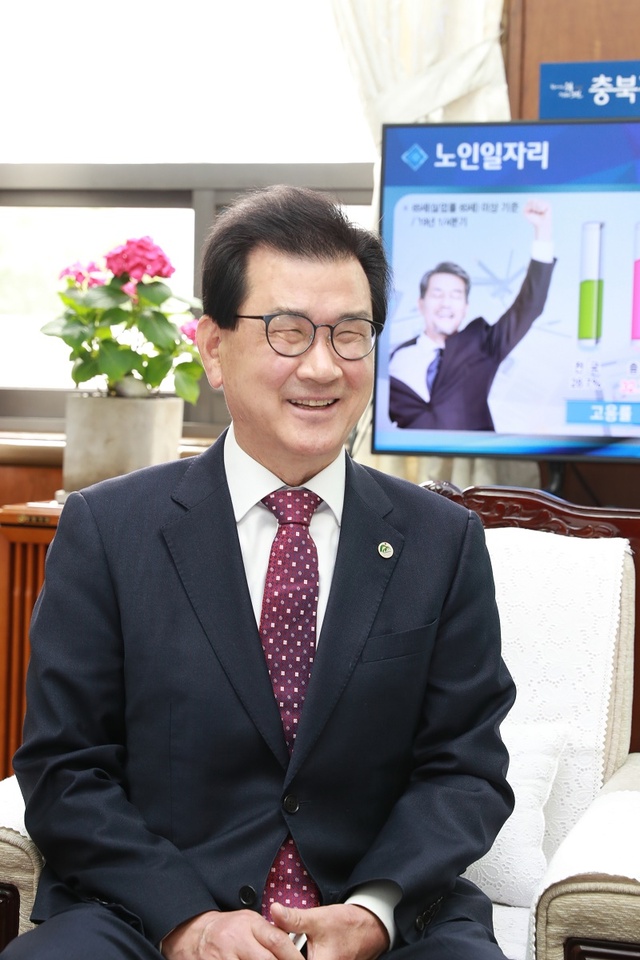 ▲ 오는 30일 3선 임기를 마치고 자연인으로 돌아가는 이시종 충북도지사.ⓒ충북도