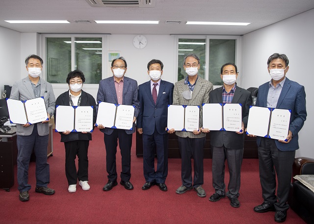 ▲ 남한권 울릉군수 당선인(가운데)은 민선8기 울릉군수직 인수위원회 출범을 가졌다.ⓒ울릉군