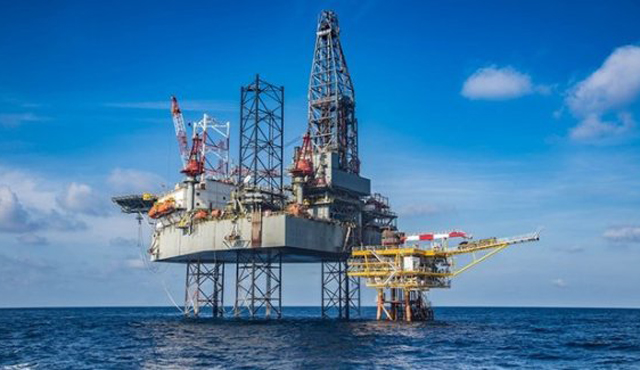 ▲ 러시아 체르노모르네프테가스 소유의 석유 시추시설. ⓒ우크린포름 화면캡쳐.