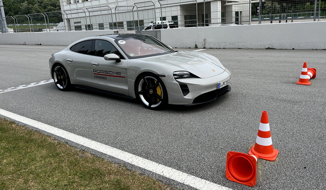 ▲ 타이칸 GTS로 런치 컨트롤을 체험했다. ⓒ김재홍 기자