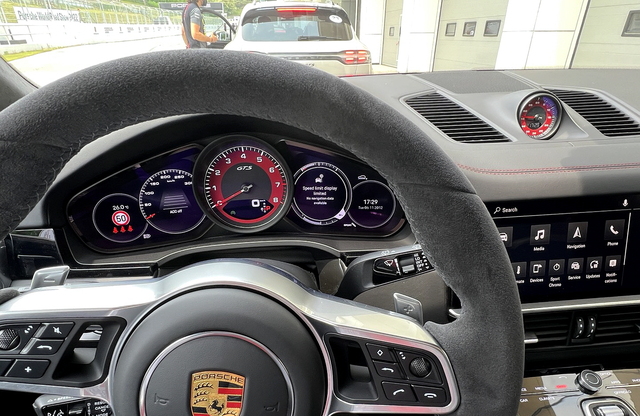 ▲ 오후에는 마칸 GTS 등을 탑승하며 포르쉐의 매력을 만끽했다. ⓒ김재홍 기자