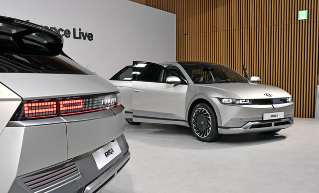 ▲ 현대차 '아이오닉5'는 최근 해외 전기차 비교평가에서 연달아 1위를 기록했다. ⓒ현대차