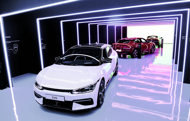 ▲ 기아 EV6는 출고 대기기간이 18개월에 달할 정도로 높은 인기를 얻고 있다. ⓒ기아