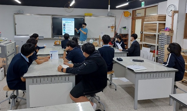 ▲ 세종시교육청 지역 각급 학교에 대해 3D프린터 사용 실태조사를 하고 있다.ⓒ세종시육청