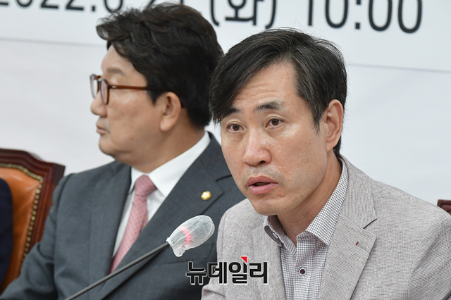 ▲ 하태경 해수부 공무원 피격사건 진상조사 TF 단장이 21일 오전 국회에서 열린 1차 회의에서 모두발언을 하고 있다.ⓒ이종현 기자