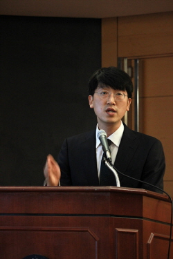 ▲ 김성환 한국건설산업연구원 부연구위원이 하반기 주택·부동산시장 전망에 대해 발표하고 있다.ⓒ한국건설산업연구원