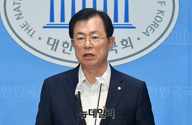 ▲ 국민의힘 국회 행정안전위원회 간사로 내정된 이만희 의원이 30일 오전 국회 소통관에서 경찰국 신설관련 기자회견을 갖고 있다. ⓒ이종현 기자