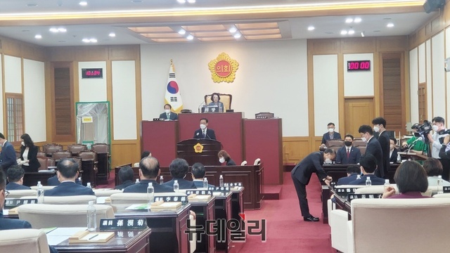 ▲ 4일 오전 대구시의회에서 열린 9대 전반기 시의회 의장 선출 투표 장면.ⓒ뉴데일리