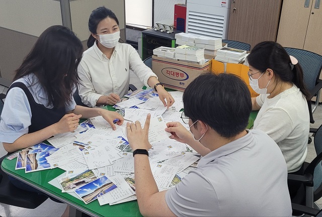 ▲ 경북문화관광공사는 지난 4일 상반기 보문관광단지 느린 우체통 엽서 총 9294통을 발송했다.ⓒ경북관광공사