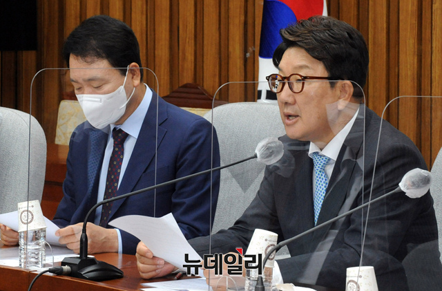 ▲ 권성동 국민의힘 원내대표가 5일 오전 국회에서 열린 원내대책회의에서 모두발언을 하고 있다.ⓒ이종현 기자