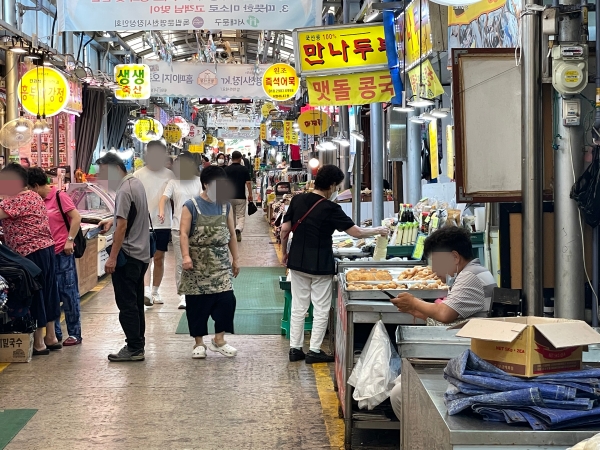 ▲ 상인들은 한 차례 가격 인상을 단행했으나 인상분보다 물가 상승이 더 빨라 고민 중인 상황이다. ⓒ김재성 기자