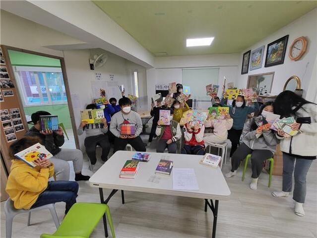 ▲ 서울시 강동구에 위치한 강일지역아동센터. 해당 시설은 돌봄이 필요한 어린이와 청소년을 보호하고 교육하며, 문화 및 정서 지원 등 종합 서비스를 제공한다. ⓒ뉴시스.