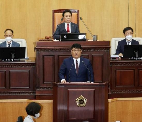 ▲ 충북도의회 최정훈 의원(청주2)이 13일 402회 임시회 1차 본회의에서 5분 자유발언을 하고 있다.ⓒ충북도의회