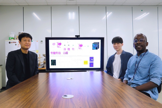 ▲ (왼쪽부터) DGIST 로봇및기계전자공학과 박상현 교수, 정재훈 석박사통합과정생, 필립치콘테 박사과정생.ⓒDGIST