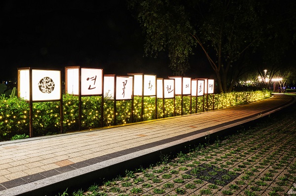 ▲ 충남 부여서동연꽃축제 야간 경관.ⓒ충남부여군