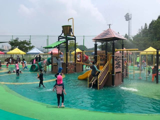 ▲ 증평 보강천 첨벙첨벙 물놀이장.ⓒ증평군