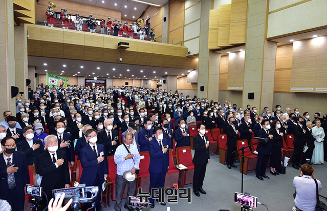 ▲ 우남 이승만 건국대통령 서거 57주기 추모식이 19일 오전 서울 동작구 국립서울현충원 현충관에서 진행되고 있다. ⓒ정상윤 기자