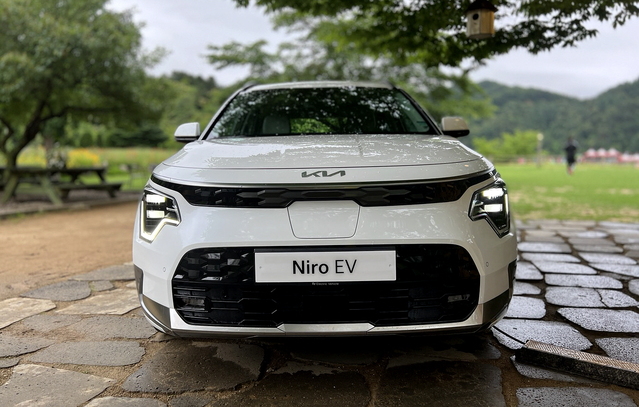 ▲ 전면부에 충전구 모습이 보인다. ⓒ김재홍 기자