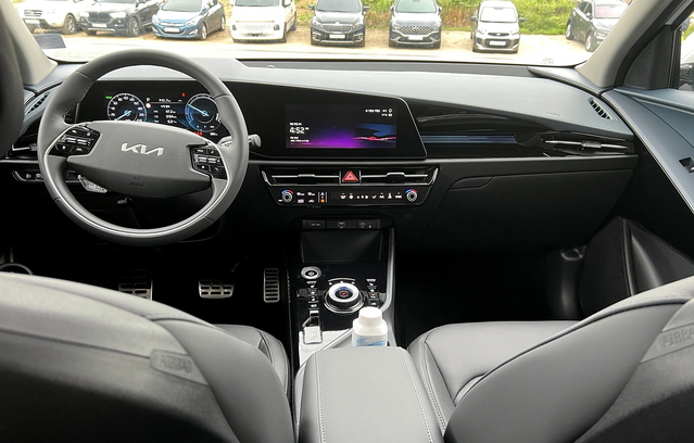 ▲ 미래지향적이면서 스포티한 느낌의 내부 모습. ⓒ김재홍 기자