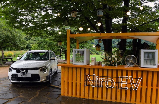 ▲ 기착지에서 충전하는 모습. ⓒ기아