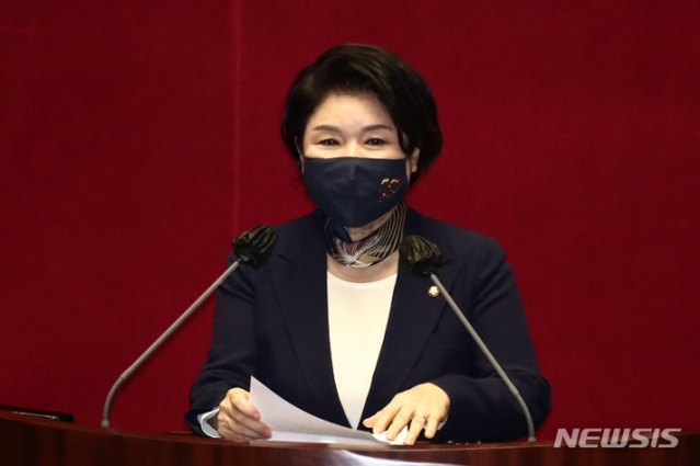 ▲ 서울 서초구갑 재보궐선거에서 당선된 조은희 국민의힘 의원이 지난 4월5일 국회에서 열린 본회의에서 발언하고 있다.ⓒ뉴시스(공동취재사진)