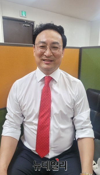 ▲ GH코리아 김재학 공동 대표는 “H형 침목의 가장 큰 장점은 열차 탈선사고를 사전에 예방해 승객의 안전을 담보하는 것”이라며 “이를 위해 H형 침목을 확대 보급하는데 정부 차원에서도 적극 나설 필요가 있다”고 말했다.ⓒ뉴데일리