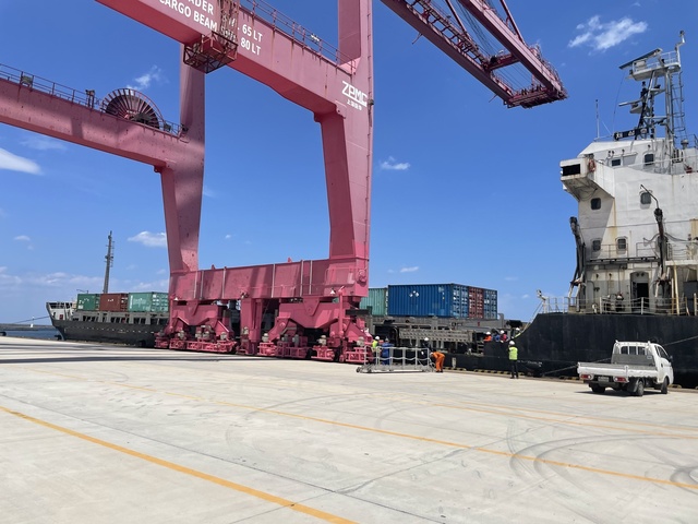 ▲ 중소형 항만의 한계를 뛰어넘어 글로벌 항만, 동해안 물류허브 항만으로 발돋움하는 포항영일만항의 빛나는 항해의 돛이 펼쳐졌다.ⓒ경북도